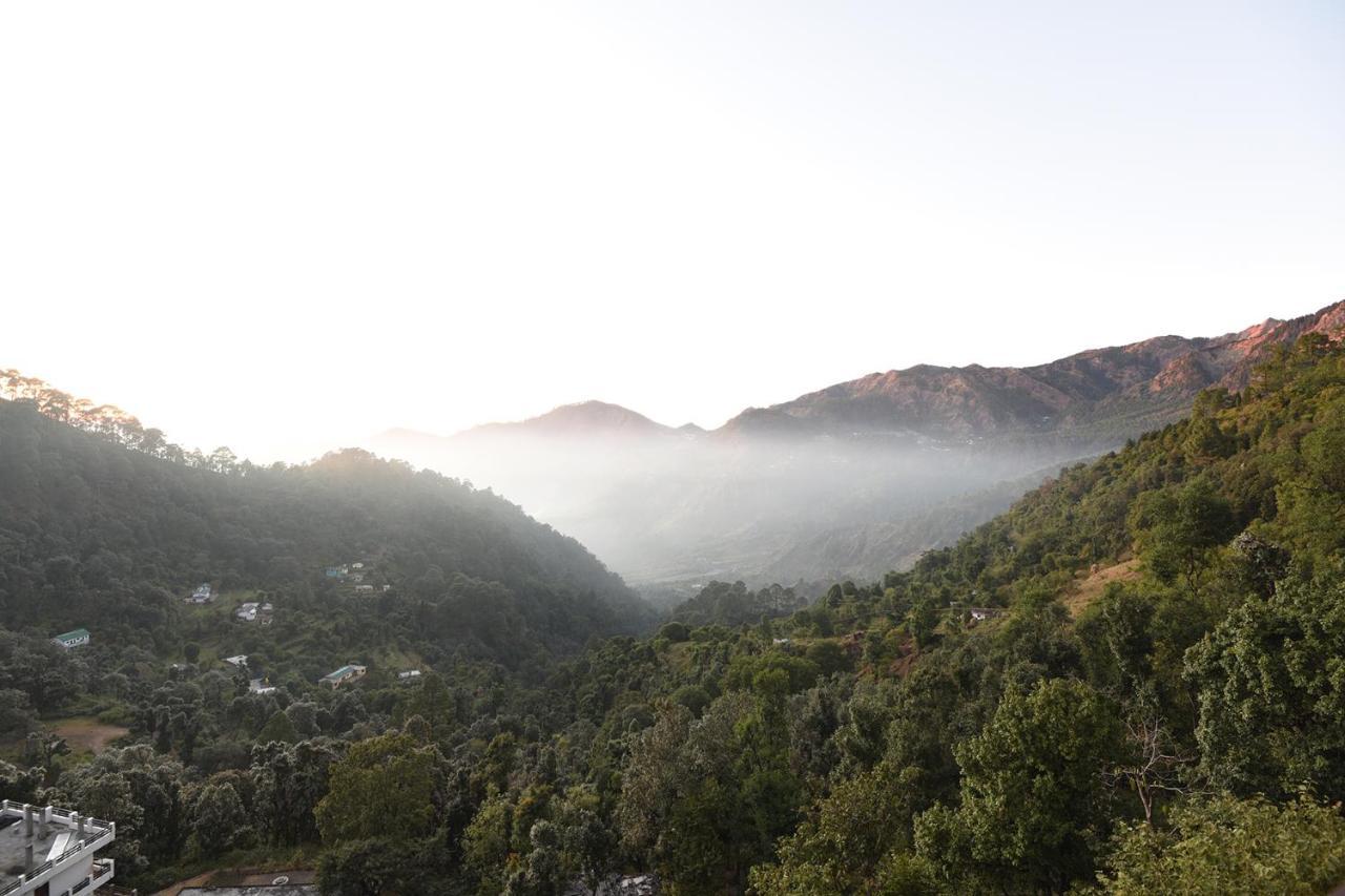 Green Roof Hotel Nainital Buitenkant foto