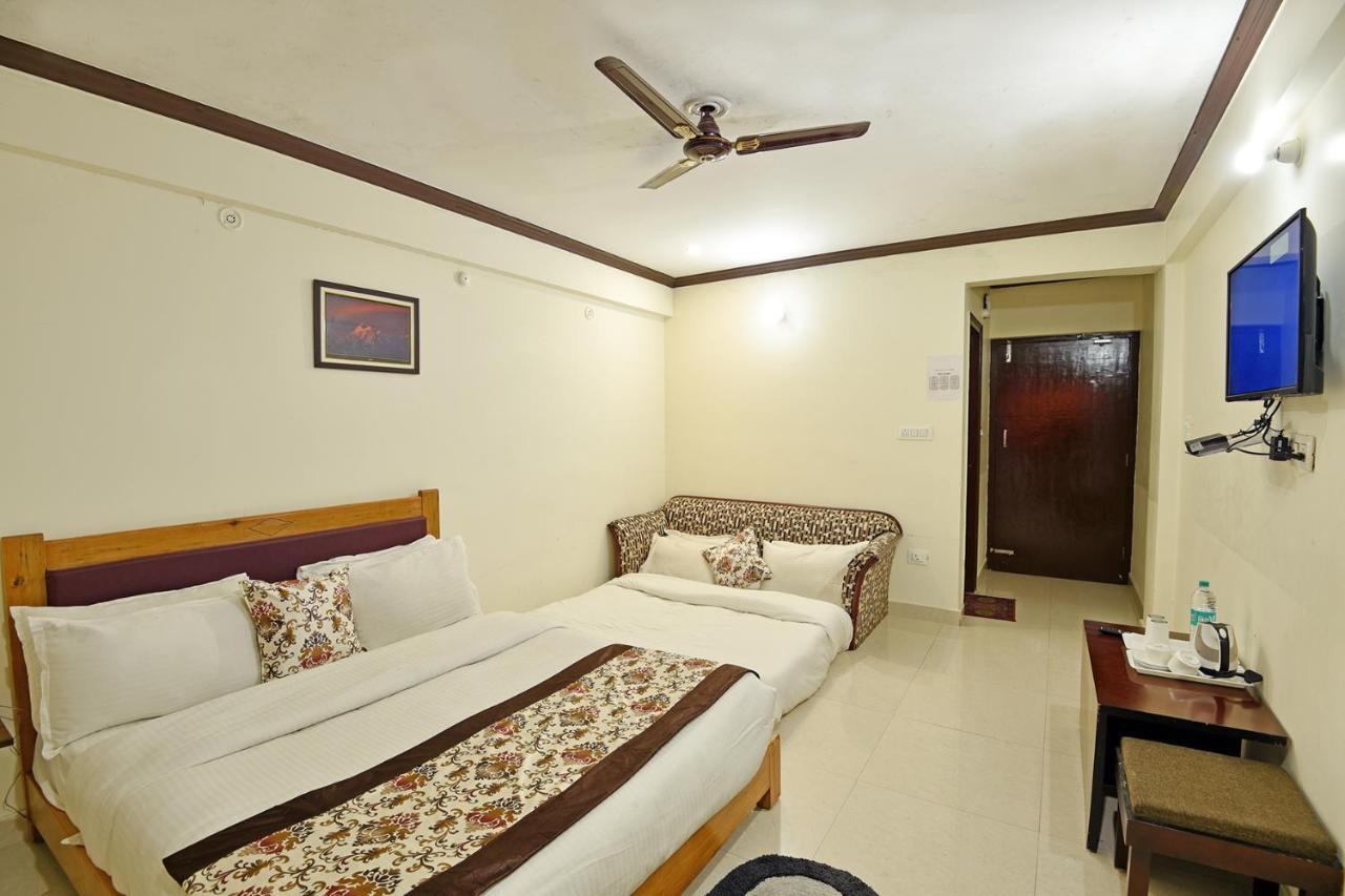 Green Roof Hotel Nainital Buitenkant foto