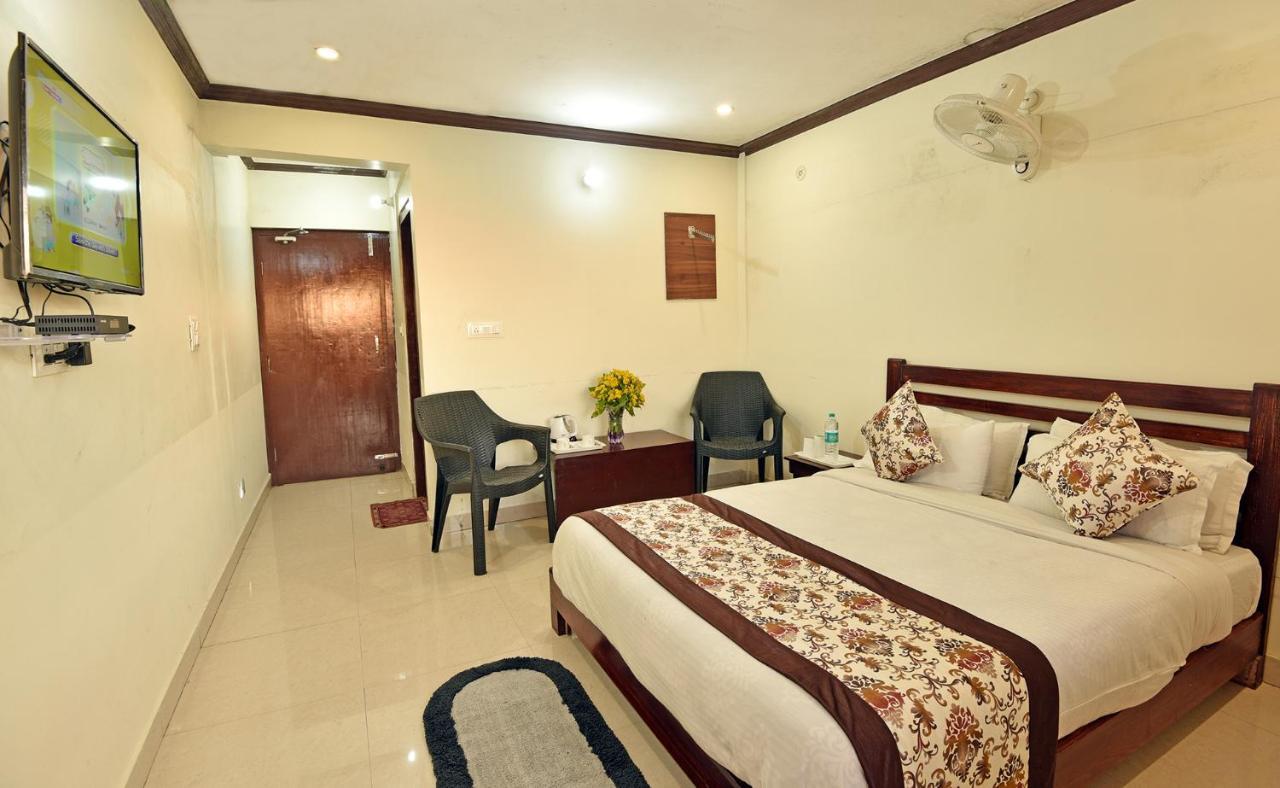 Green Roof Hotel Nainital Buitenkant foto