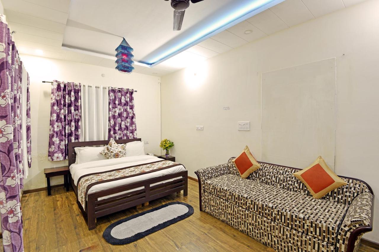 Green Roof Hotel Nainital Buitenkant foto