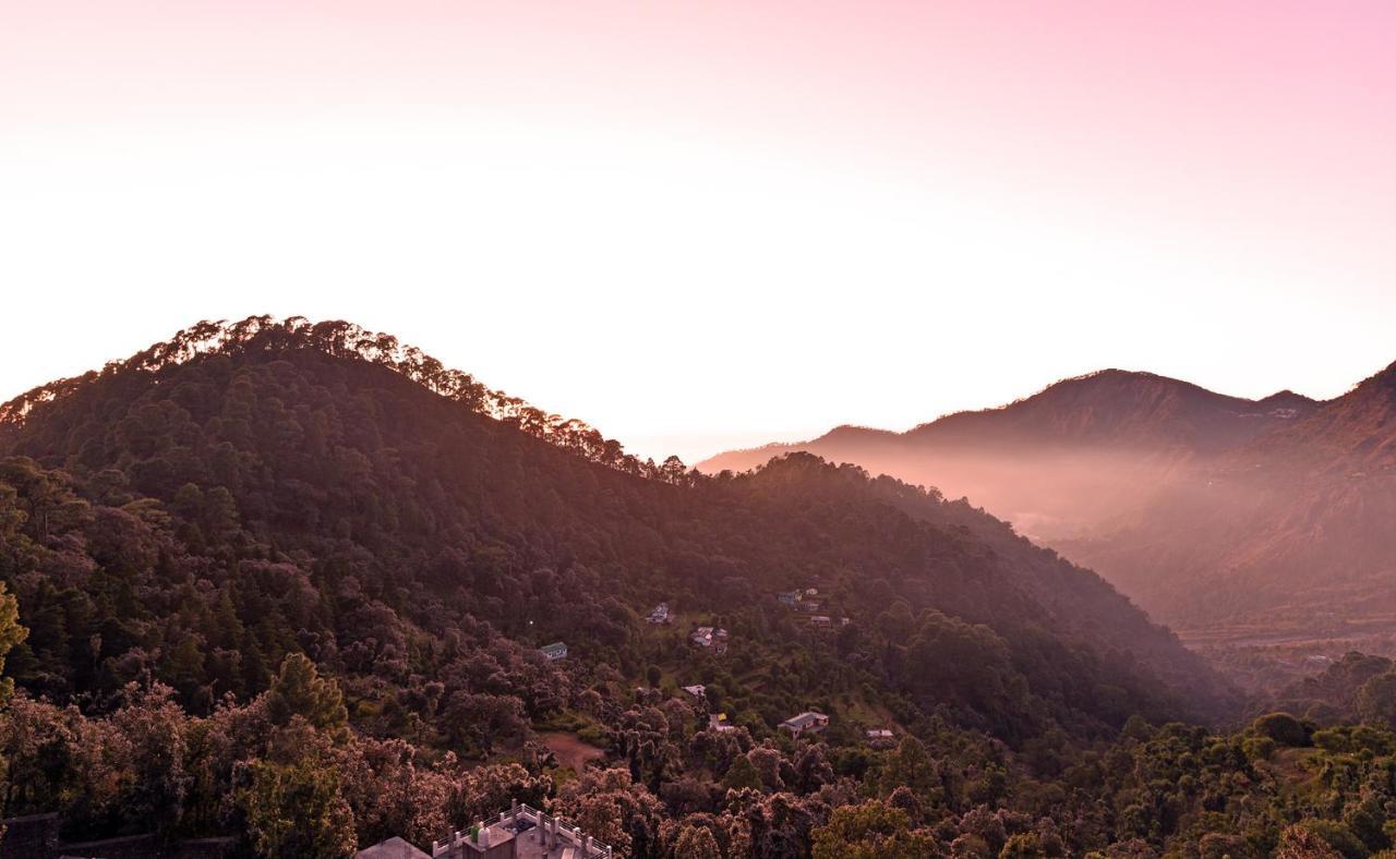 Green Roof Hotel Nainital Buitenkant foto